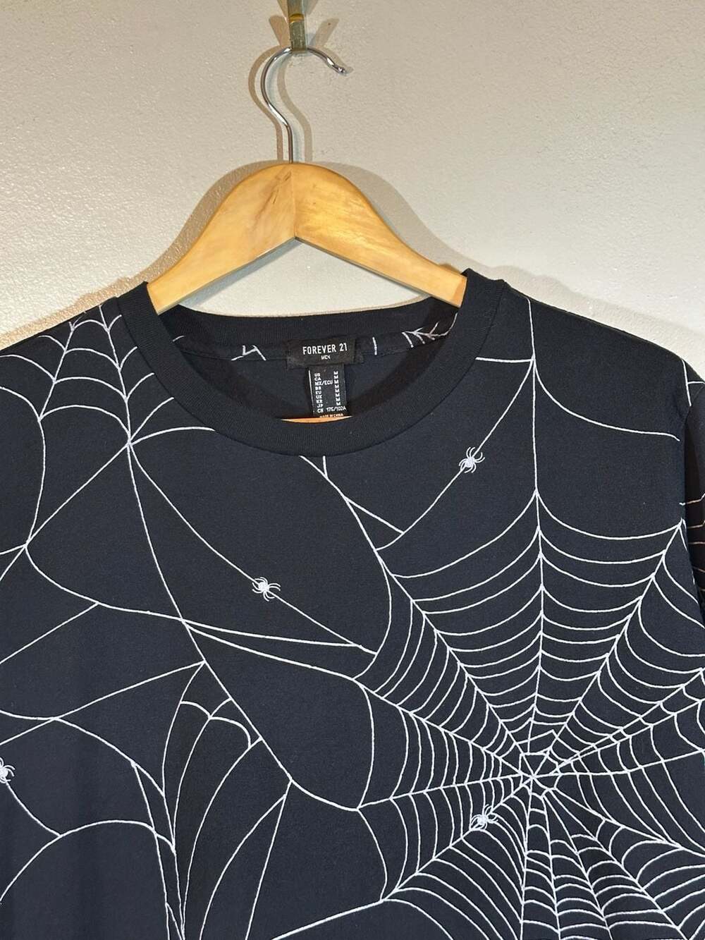 Forever 21 Spiderweb T-Shirt Size M Black